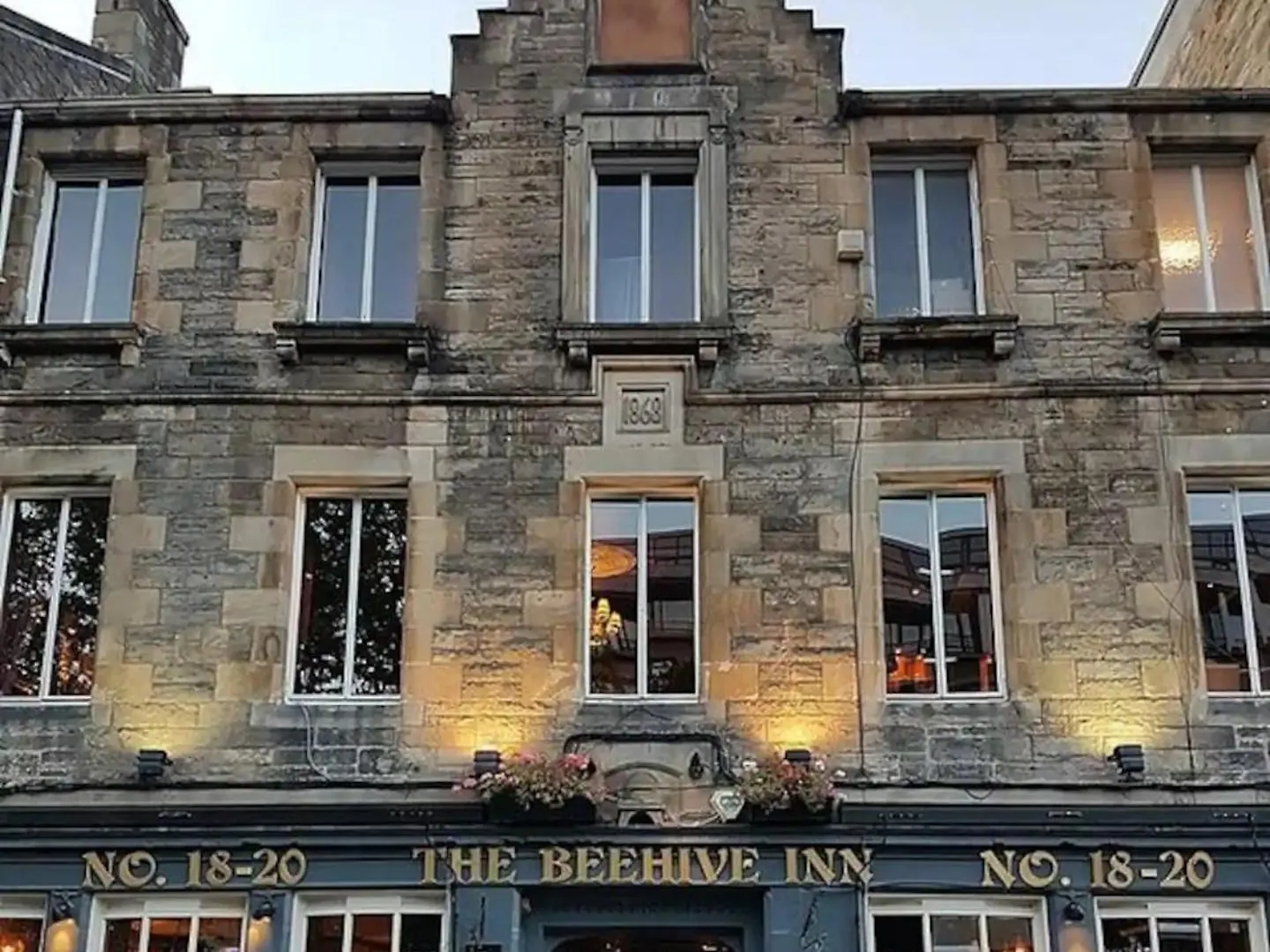 3 Bedrooms Flat In Central Edinburgh Old Town Sleeps 6 Appartement