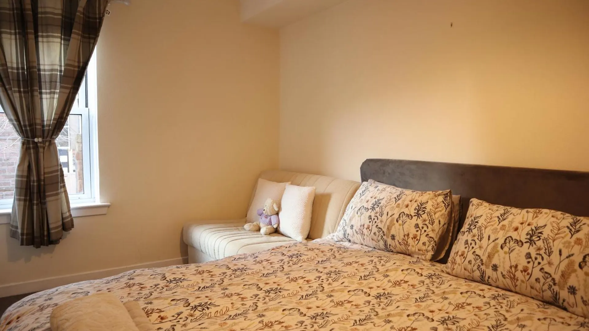 3 Bedrooms Flat In Central Edinburgh Old Town Sleeps 6 Appartement