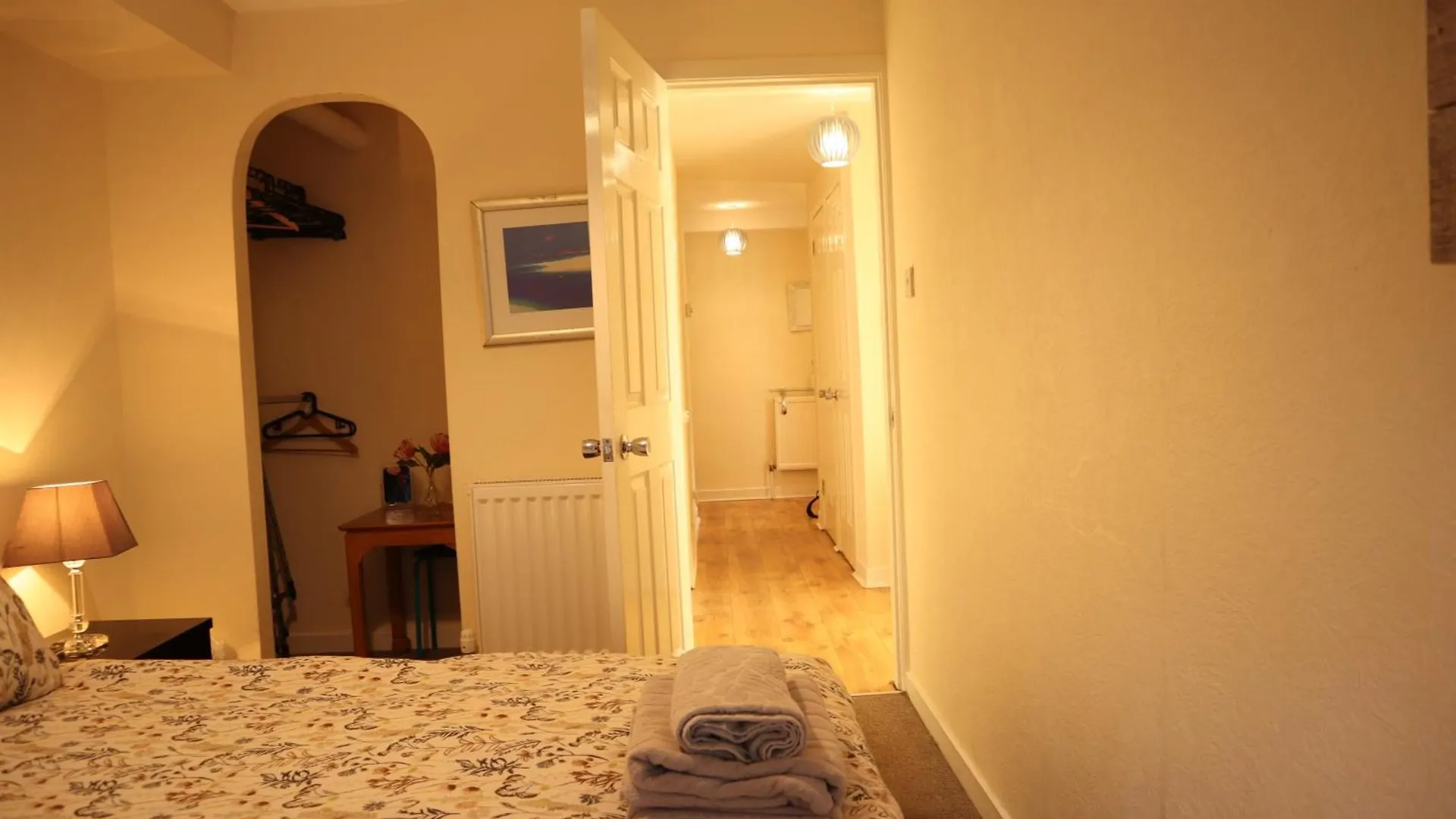3 Bedrooms Flat In Central Edinburgh Old Town Sleeps 6 Appartement