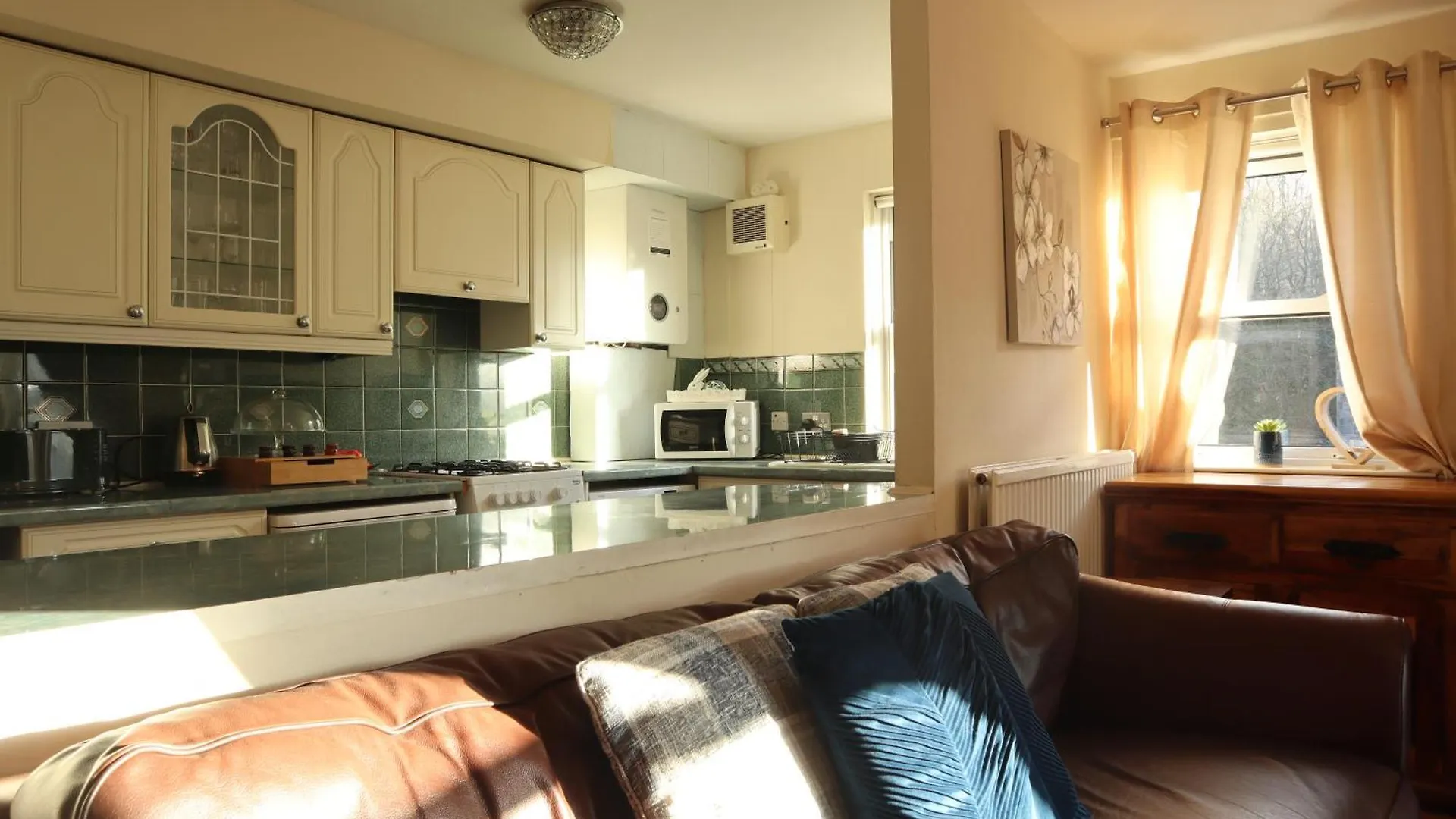 3 Bedrooms Flat In Central Edinburgh Old Town Sleeps 6 Appartement