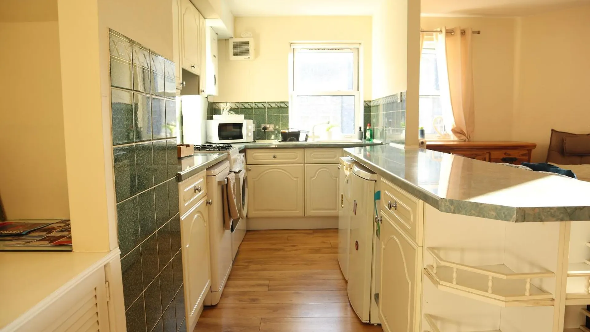 3 Bedrooms Flat In Central Edinburgh Old Town Sleeps 6