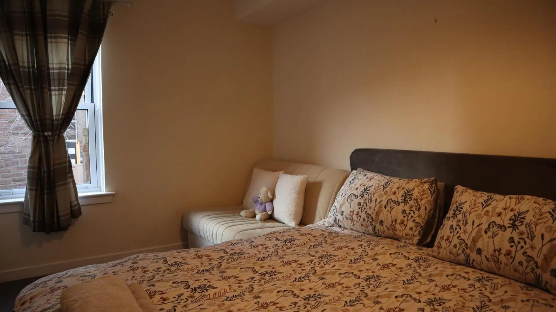 3 Bedrooms Flat In Central Edinburgh Old Town Sleeps 6 בריטניה